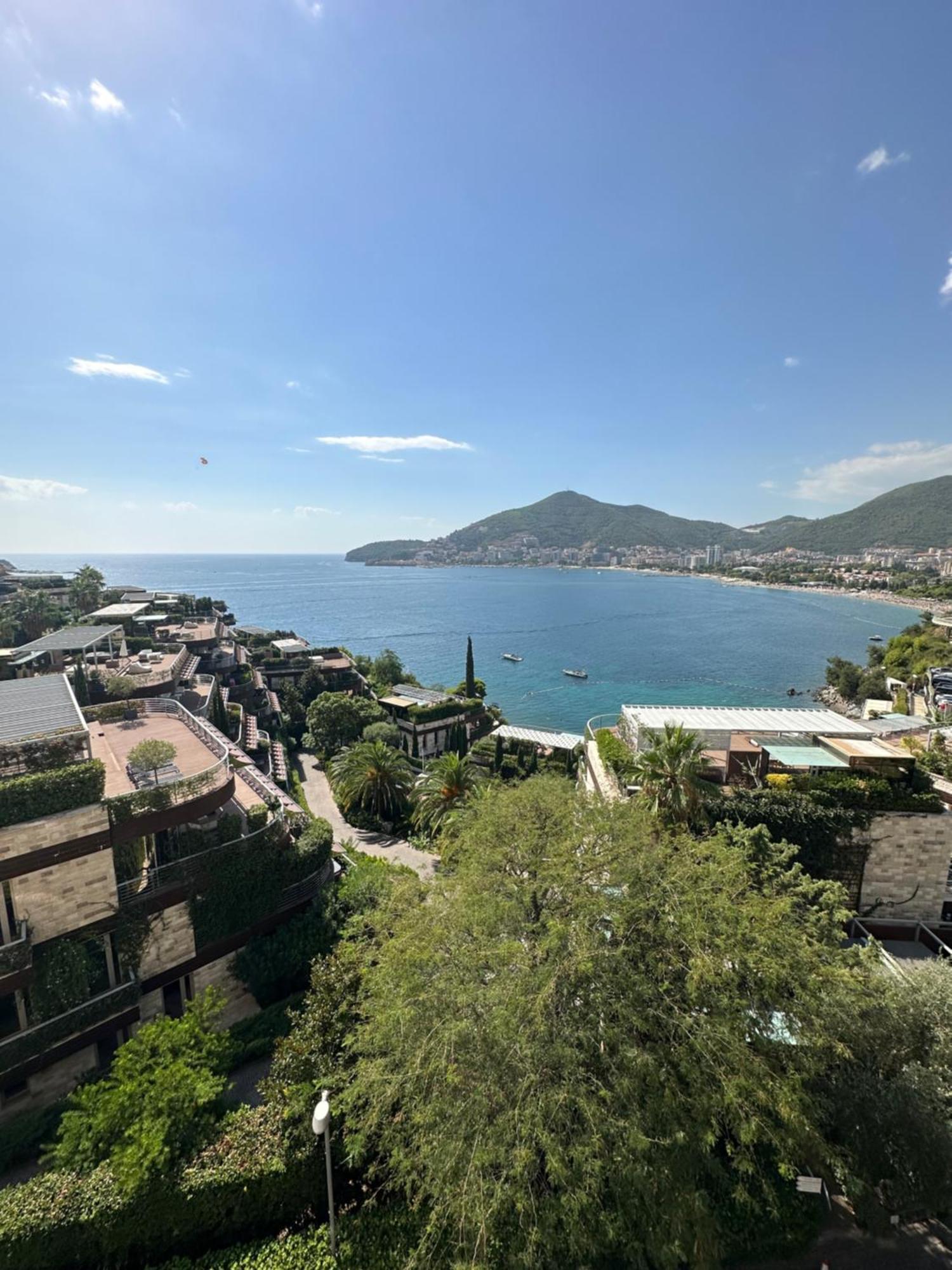 Harmonia Waterfront Apartment