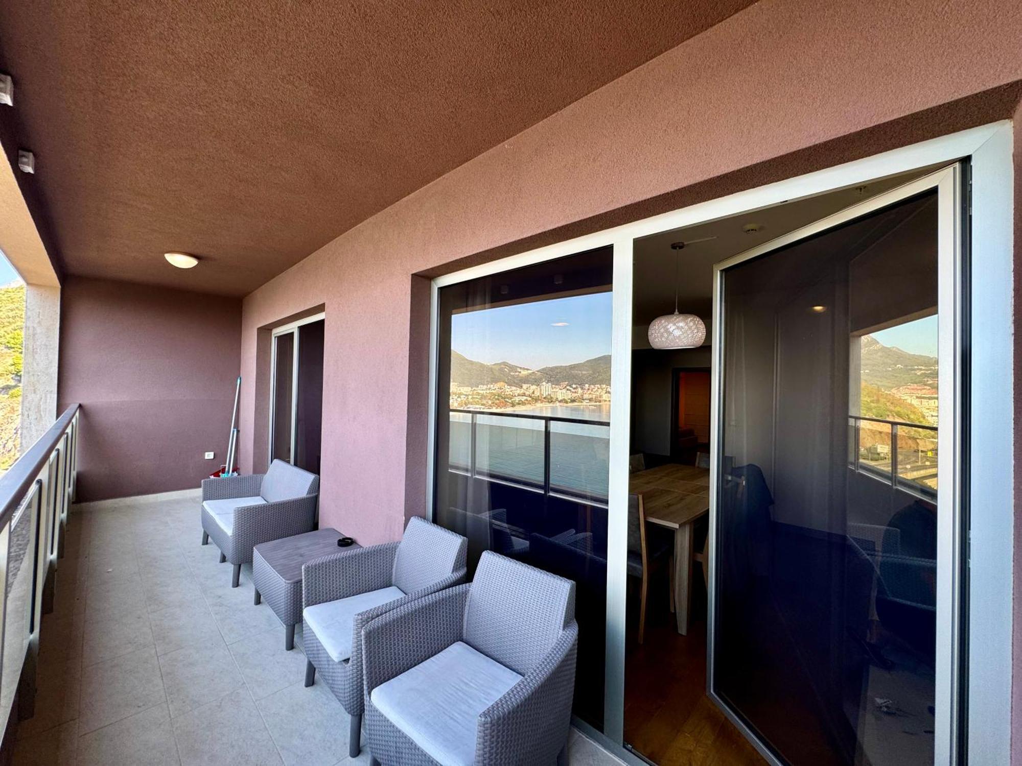 Harmonia Waterfront Apartment