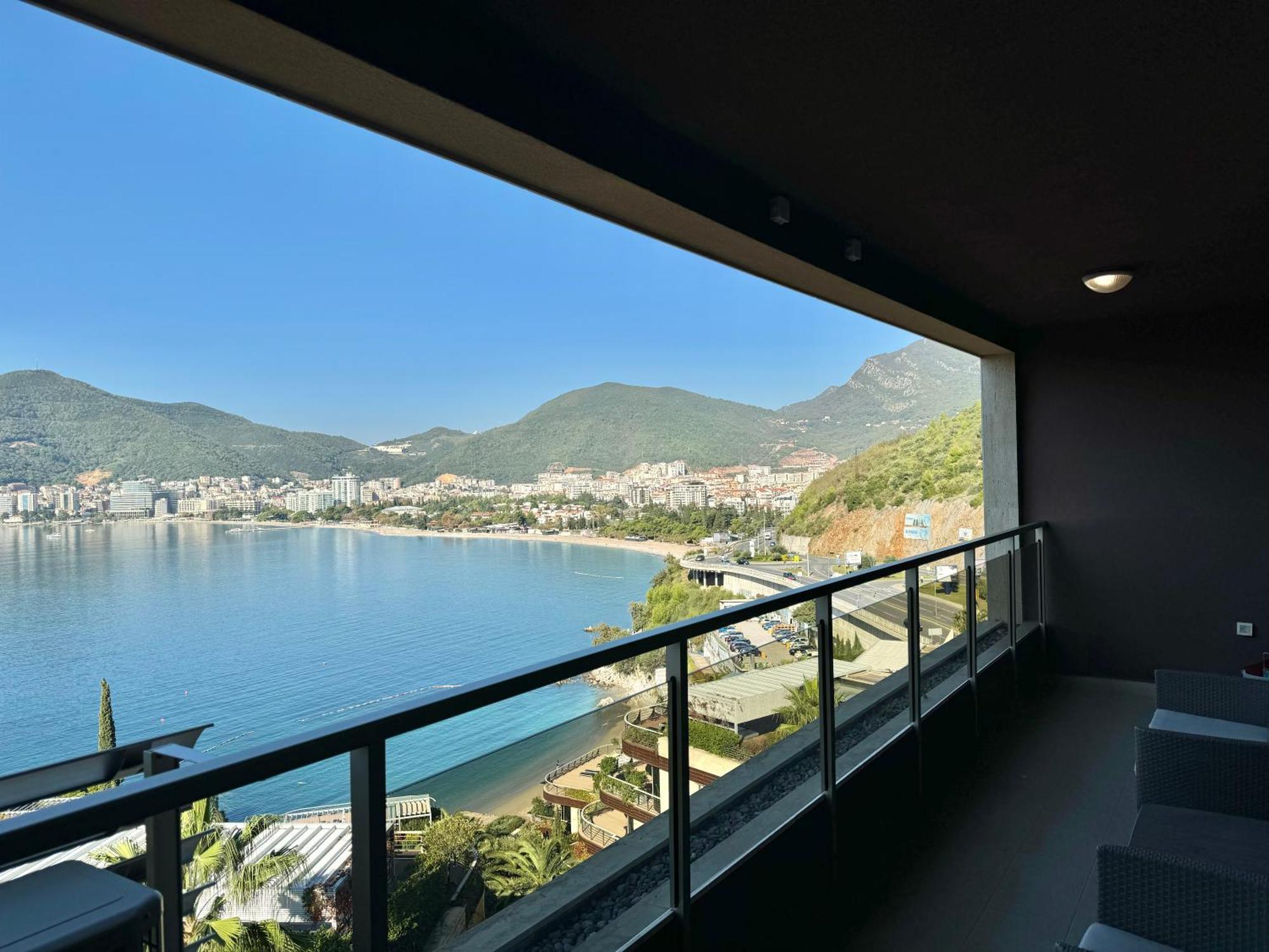 Harmonia Waterfront Apartment